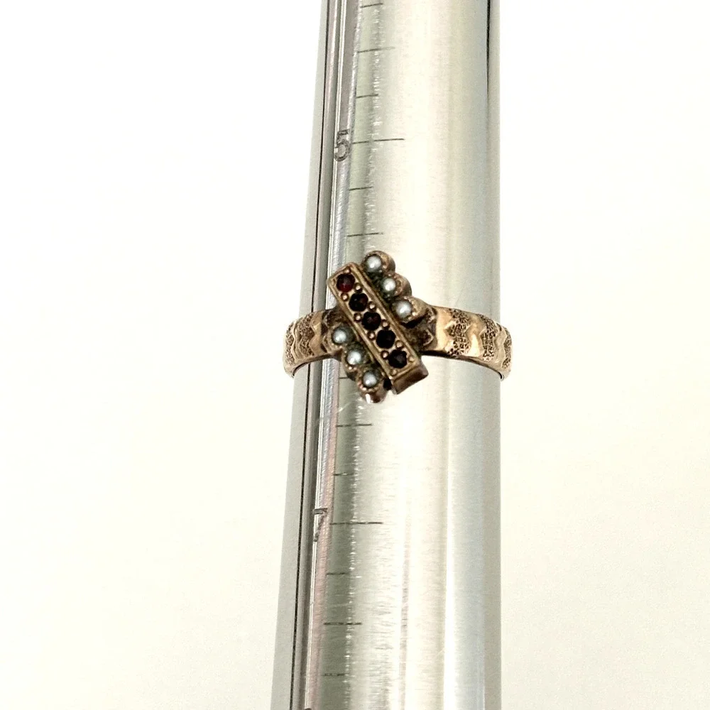Antique Victorian 14K Yellow Gold Garnet & Seed Pearl Ring Size 6